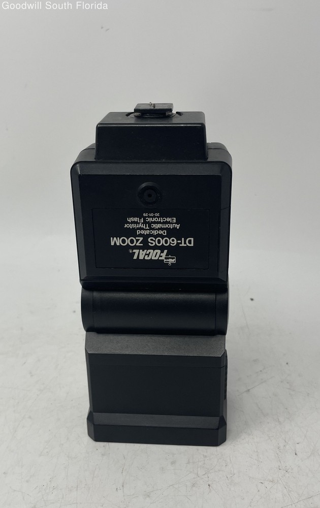 Focal DT-600S ZOOM Dedicated Automatic Thyristor Electronic Flash Not Tested