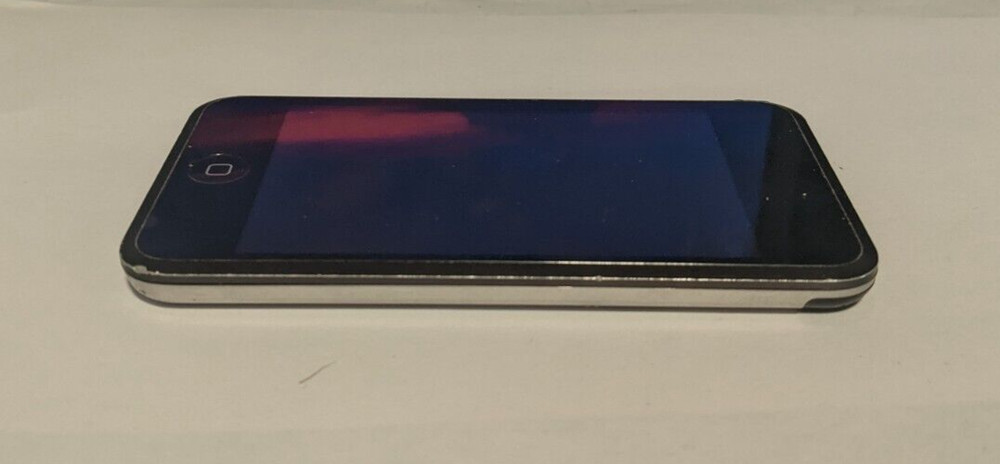 Apple iPod Touch 1st Gen. Black 8GB - READ DESCRIPTION!!!