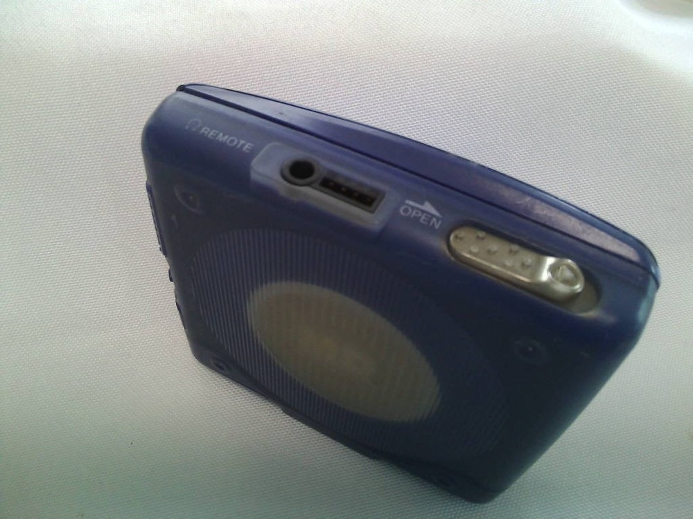 SONY MD Walkman MZ E80 Main unit only condition junk