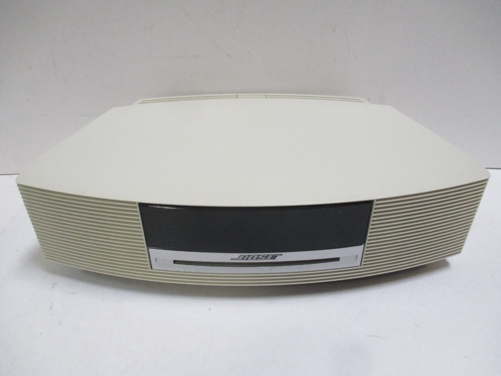 Bose Wave Music System white w/ Remote control work great