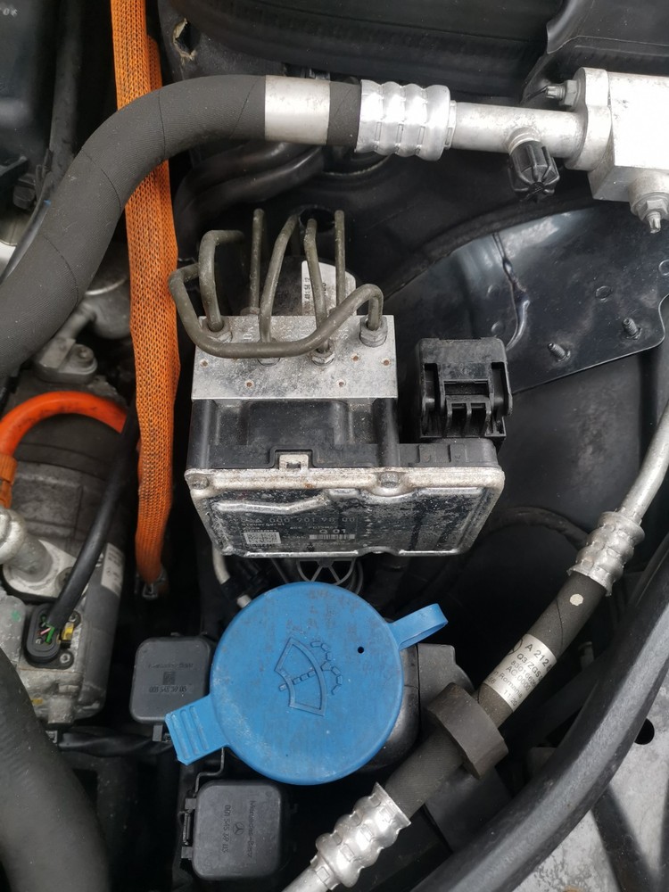 MERCEDES E CLASS W212 E300 HYBRID ABS PUMP CONTROL MODULE A0009019800