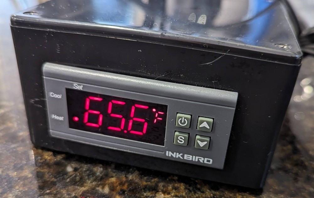 Digital Temp Controller Thermostat for Home Brewing complete boxed unit ITC-1000