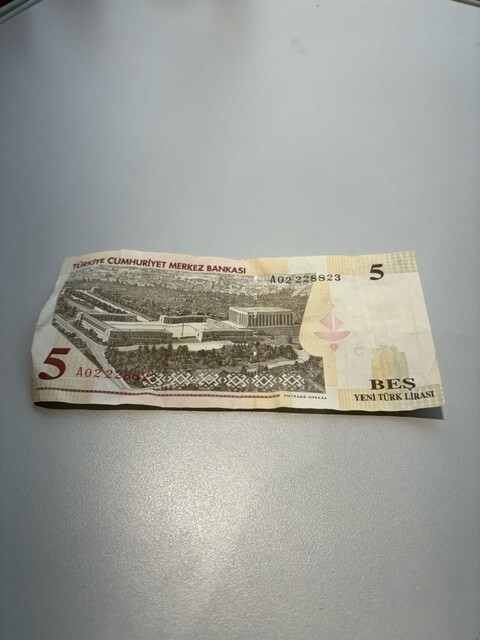 banknote 5 lira 2005