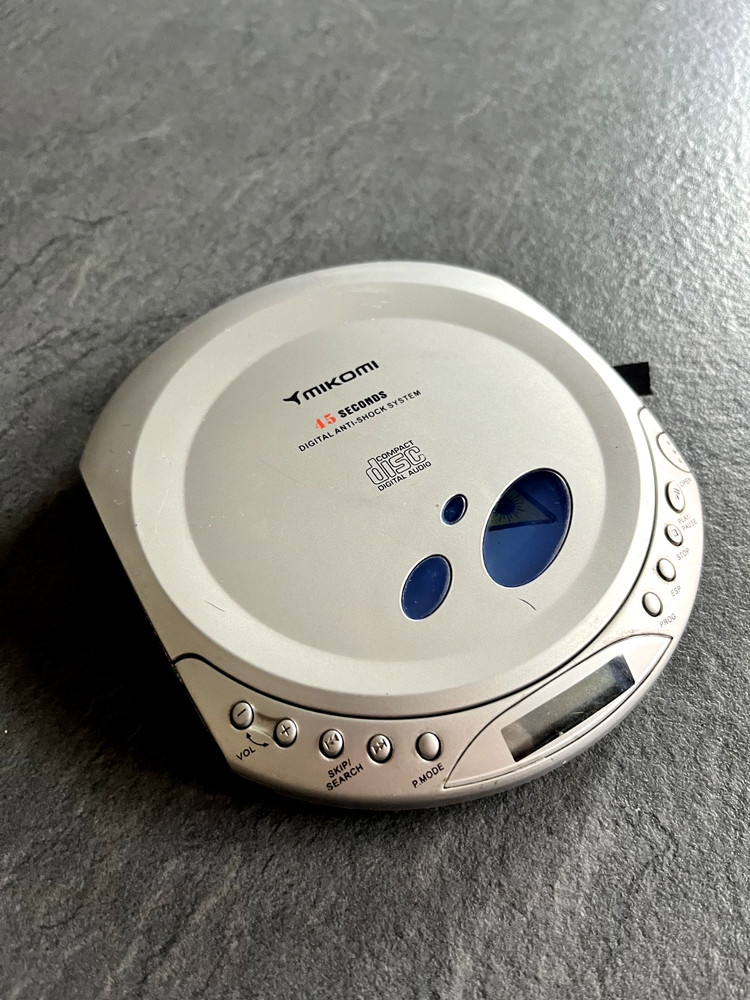 Mikomi CD-8948 Portable CD Player. Tested. Silver