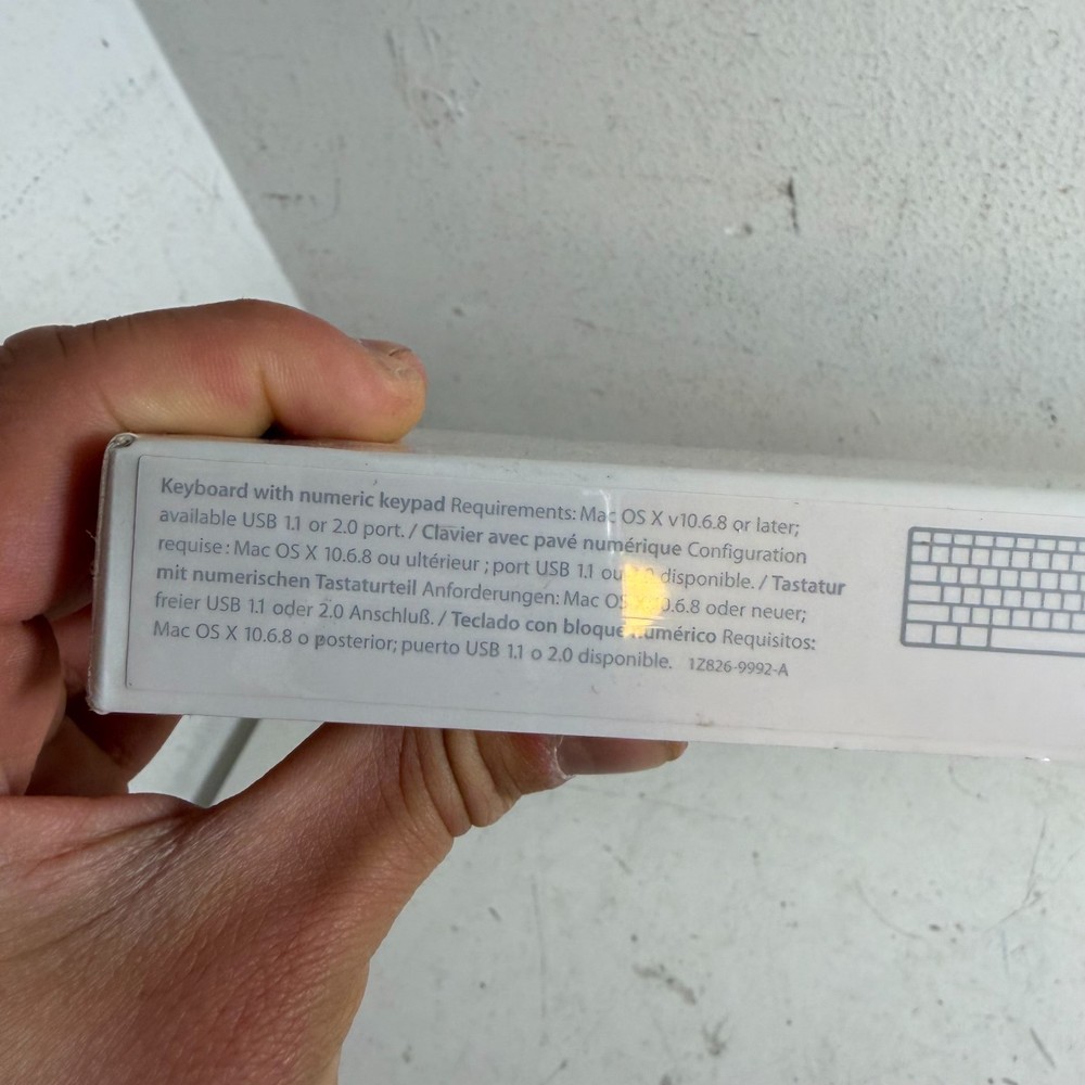 Apple A1243 White Silver USB Compact QWERTY Keyboard with Numeric Keypad - New
