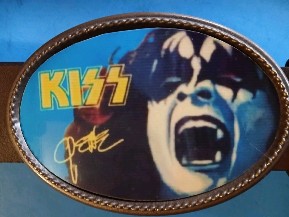 KISS Rock Band " GENE SIMMONS"   Epoxy PHOTO MUSIC BELT BUCKLE - NEW!