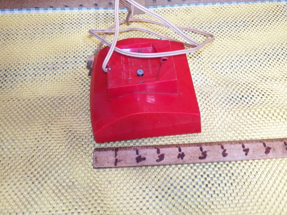 Vintage GENERAL ELECTRIC Red Model 2H110 Wall Clock - Works