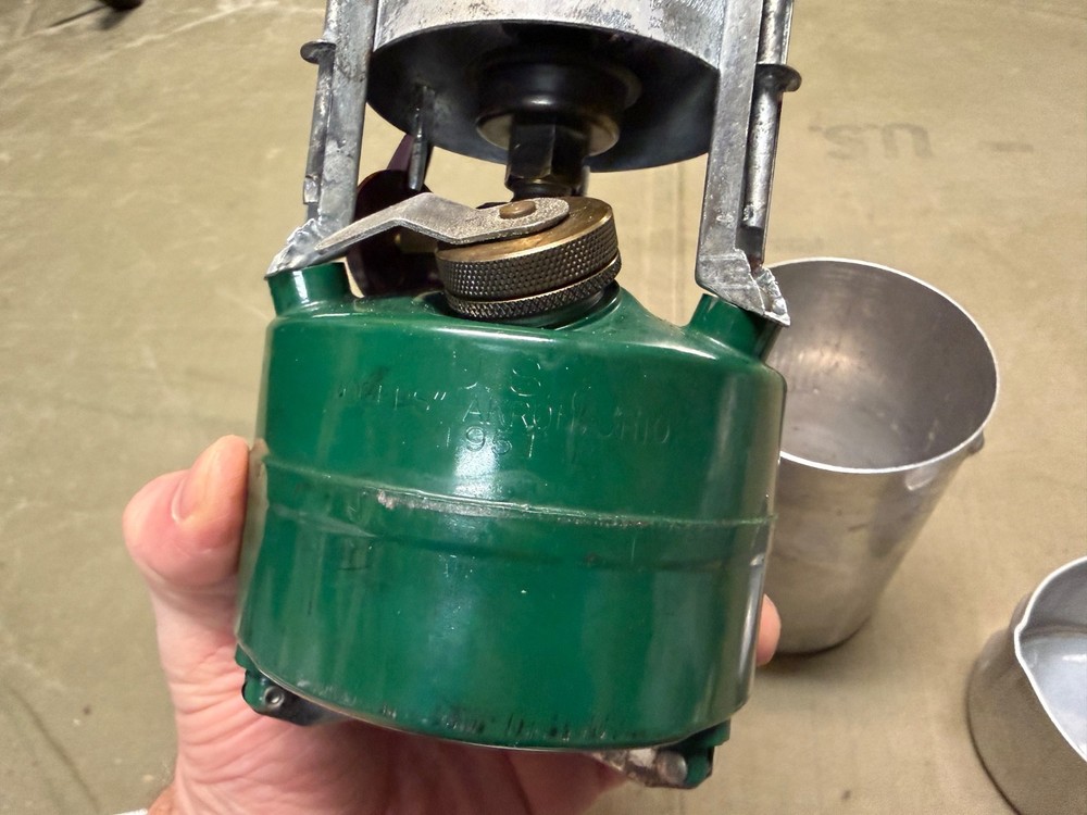 ORIGINAL POST WWII KOREAN WAR US ARMY INFANTRY PSERONAL COLEMAN STOVE-1951