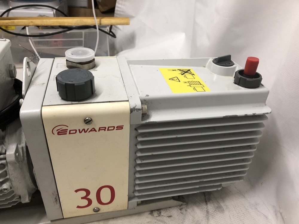 EDWARDS E2M30 Dual Stage Rotary Vane Vacuum Pump - TESTED