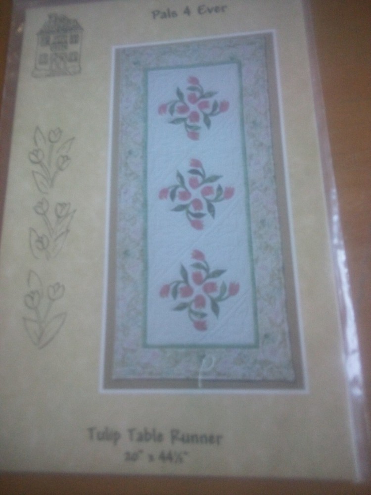 Pals 4 Ever Tulip Table Runner 20 x 44  #111 NIP
