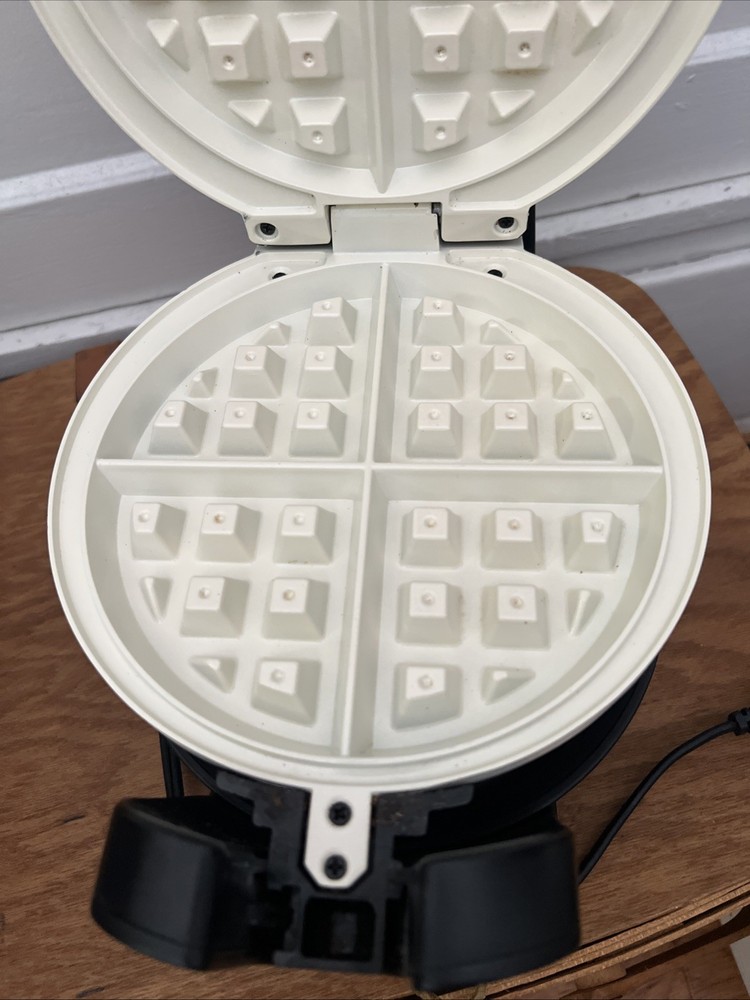 Oster DiamondForce Nonstick Flip Waffle Maker - White