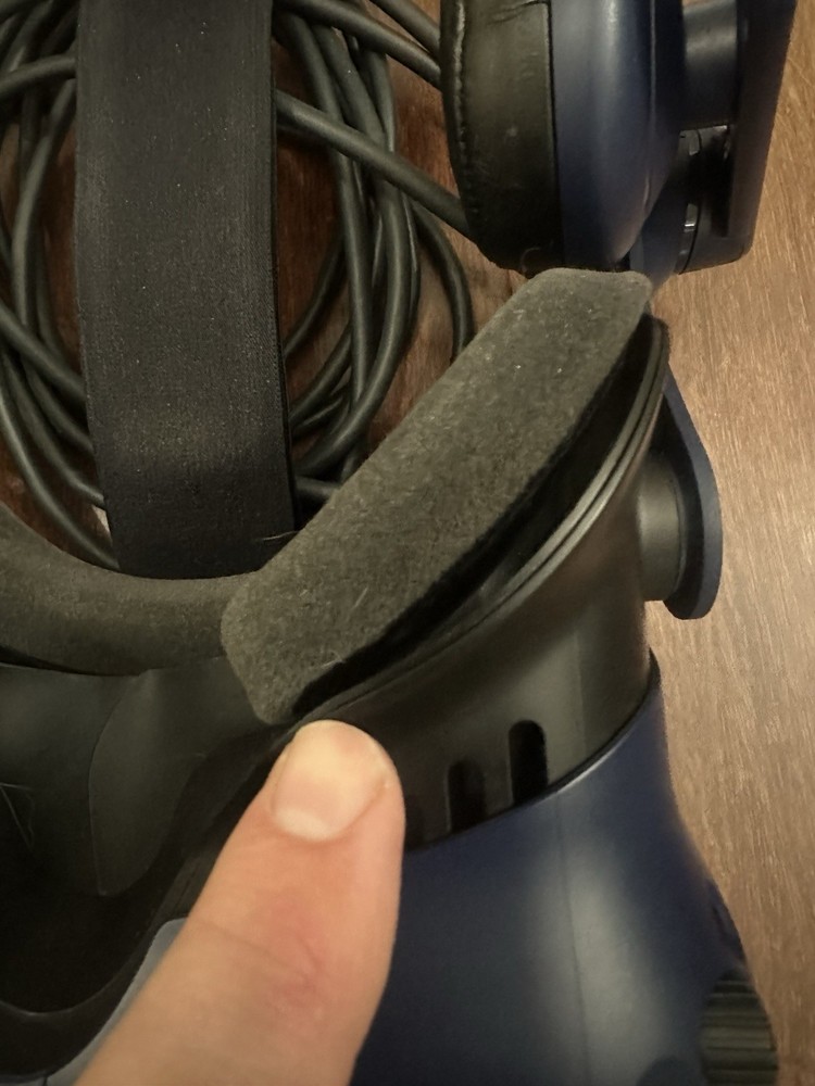 HTC VIVE Pro Headset VR Full Set Complete System Virtual Reality Kit Tested