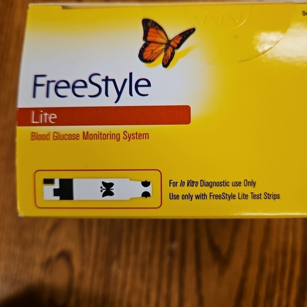 Freestyle Lite Meter Blood Glucose Monitoring System Tiny Sample No Coding