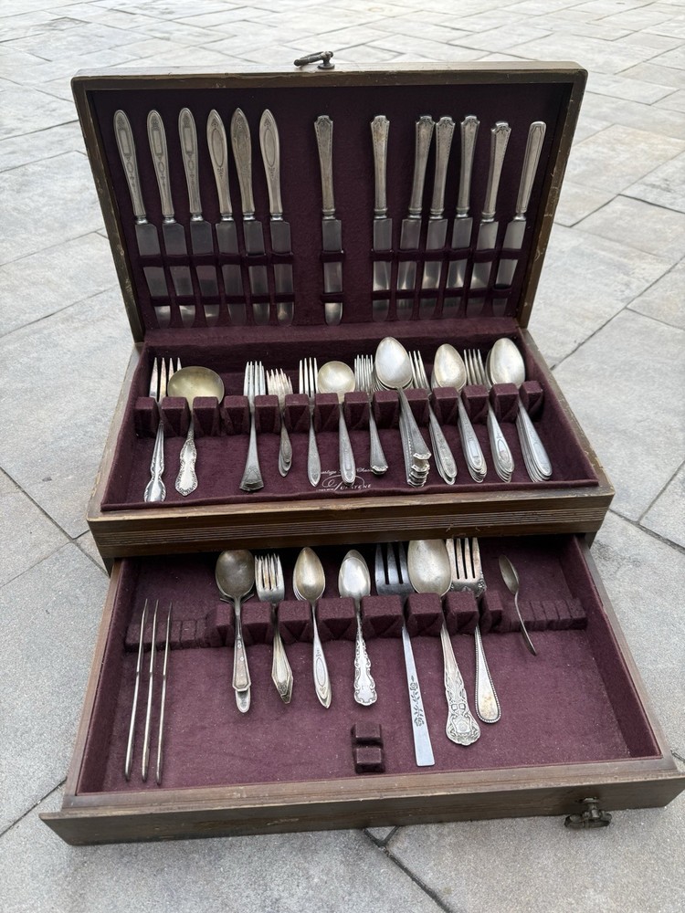 Mixed Vintage Silverplate Flatware Lot – Oneida, Rogers, Sheffield
