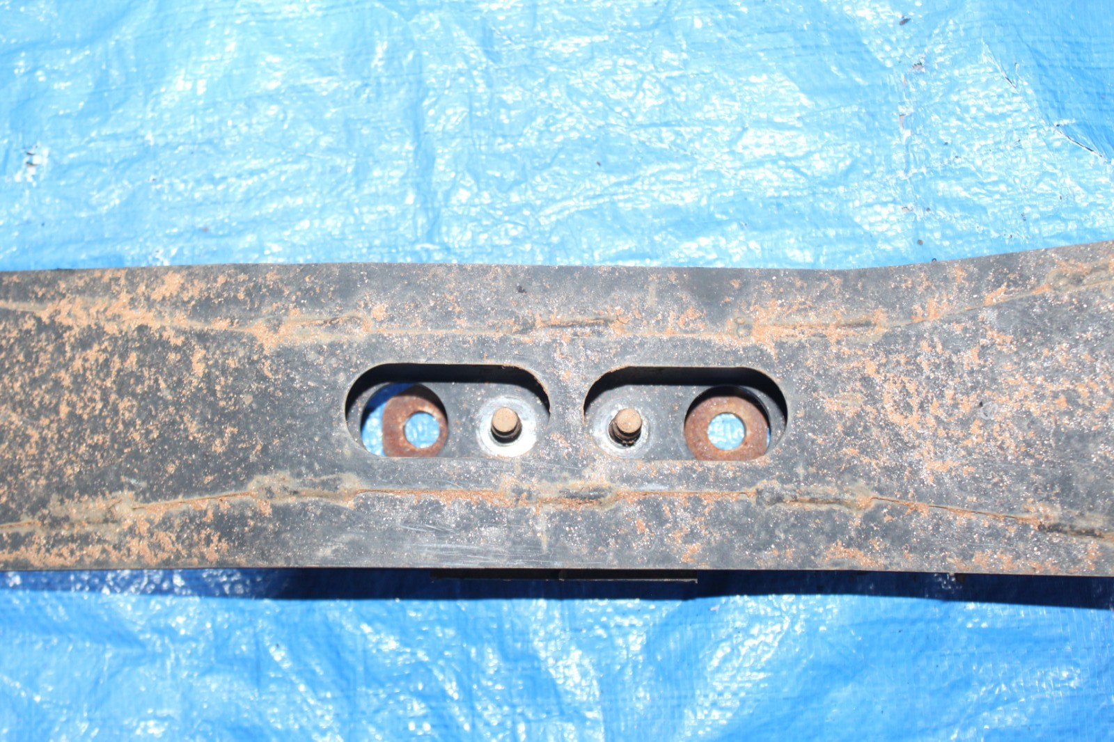 98-04 Nissan FRONTIER 5 Speed Transmission CROSS Member Support Bar w/ Mount