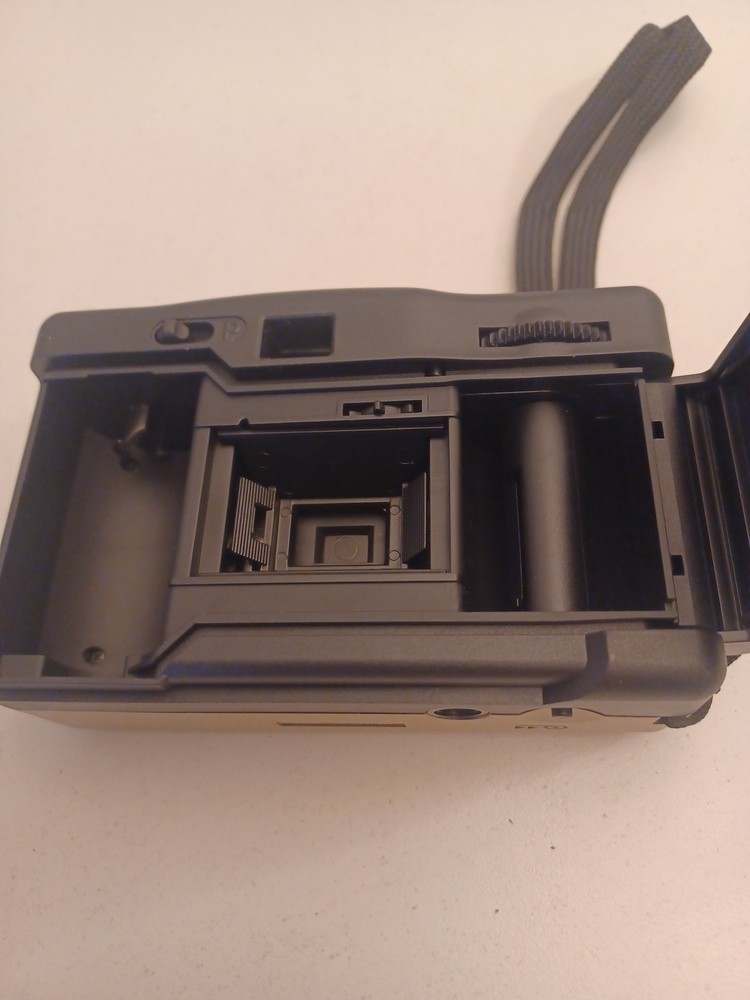 vivitar focus free pn2011 Camera Untested