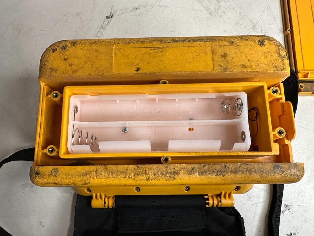 3M Dynatel 2273 Cable Locator Transmitter Unit ONLY AS-IS
