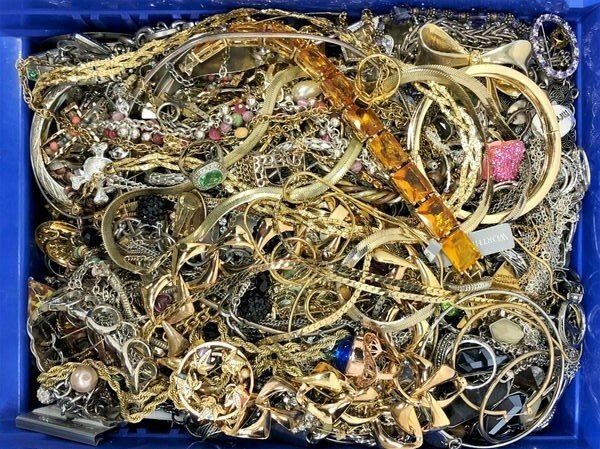 FREE SHIP! 3 Pound Unsorted Huge Lot Jewelry VTG Now Junk Art Craft Treasure Fun