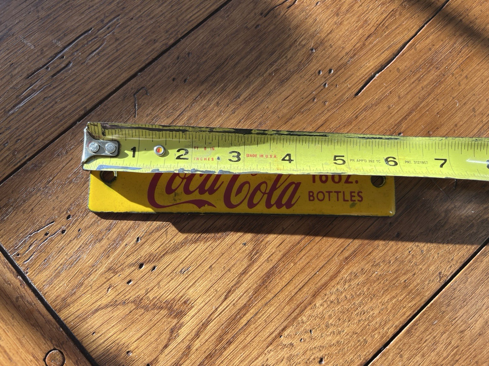 NICE PORCELAIN DRINK COCA-COLA 16 OZ. BOTTLES METAL CRATE TAG