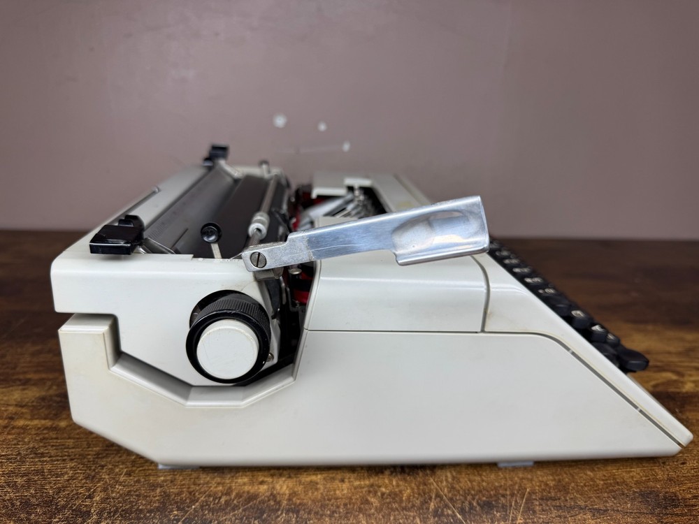 Nice! Serviced 1973 Olivetti Studio 45 Fully Functional Portable Typewriter