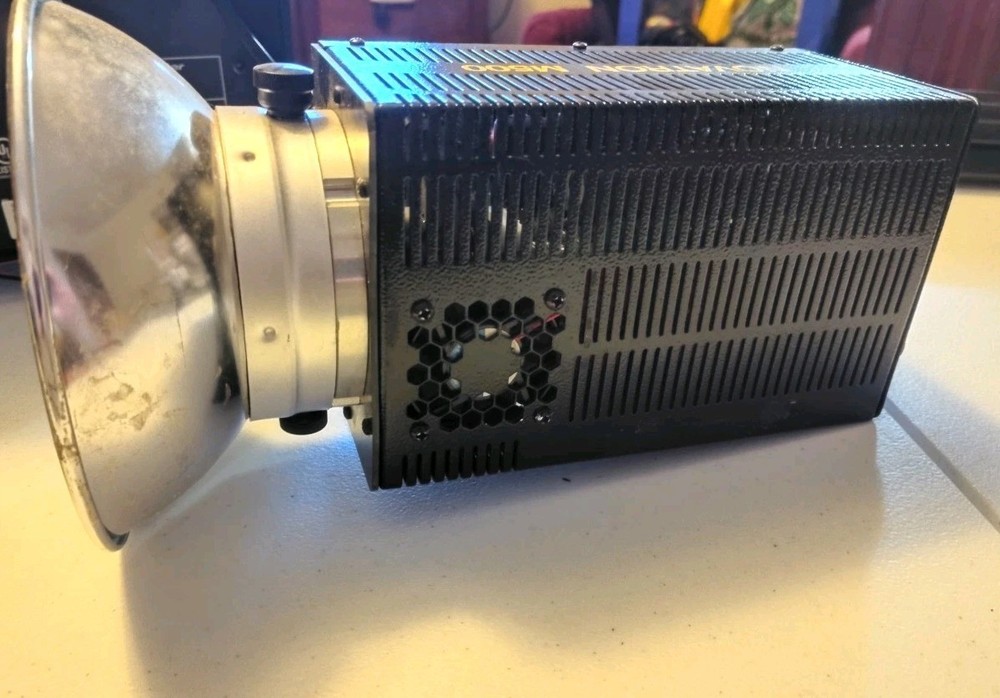 Novatron M500 Moonlight Studio Flash