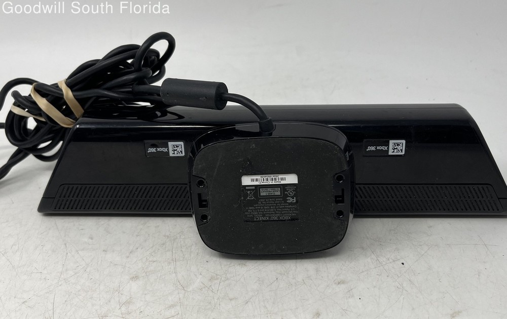 Microsoft Black Wired Portable Kinect Motion Sensor For The Xbox 360 Not Tested