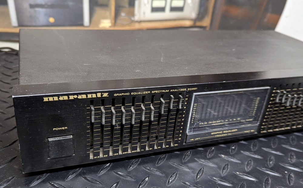 Marantz graphic equalizer with spectrum analyzer EQ551