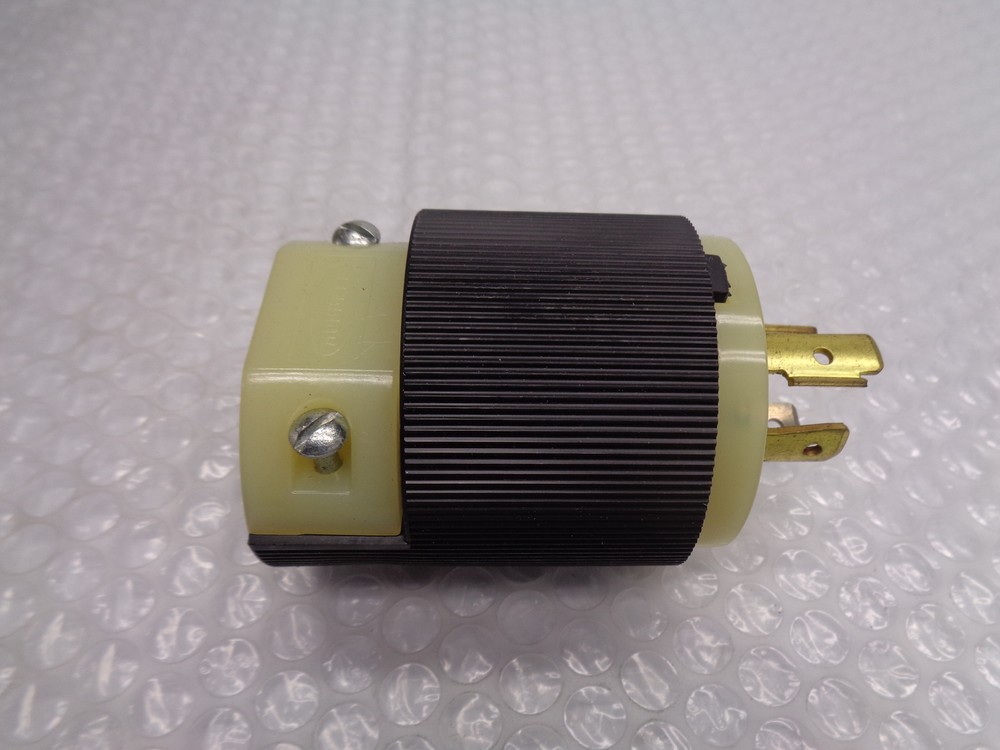 HUBBELL 2411 PLUG NSMP