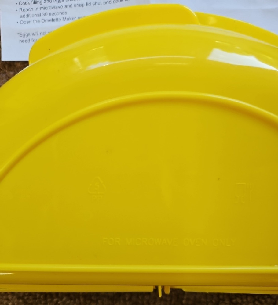 Madison York 3-4 Egg Microwave Omelet Maker