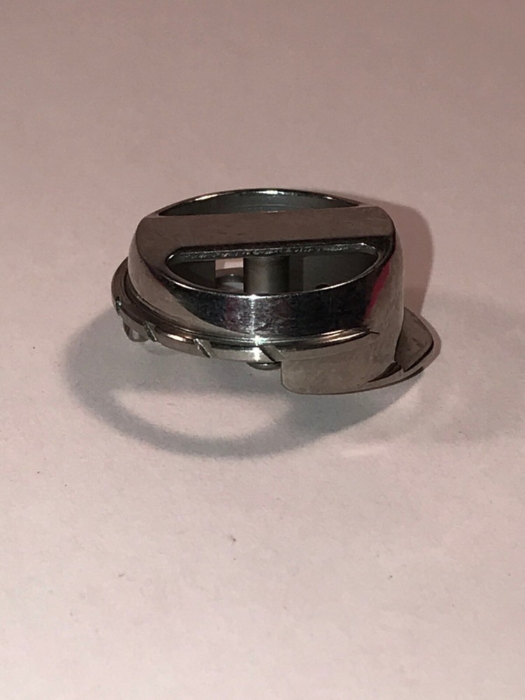 *NEW* 541680-SINGER-HOOK BASE *FREE SHIPPING*