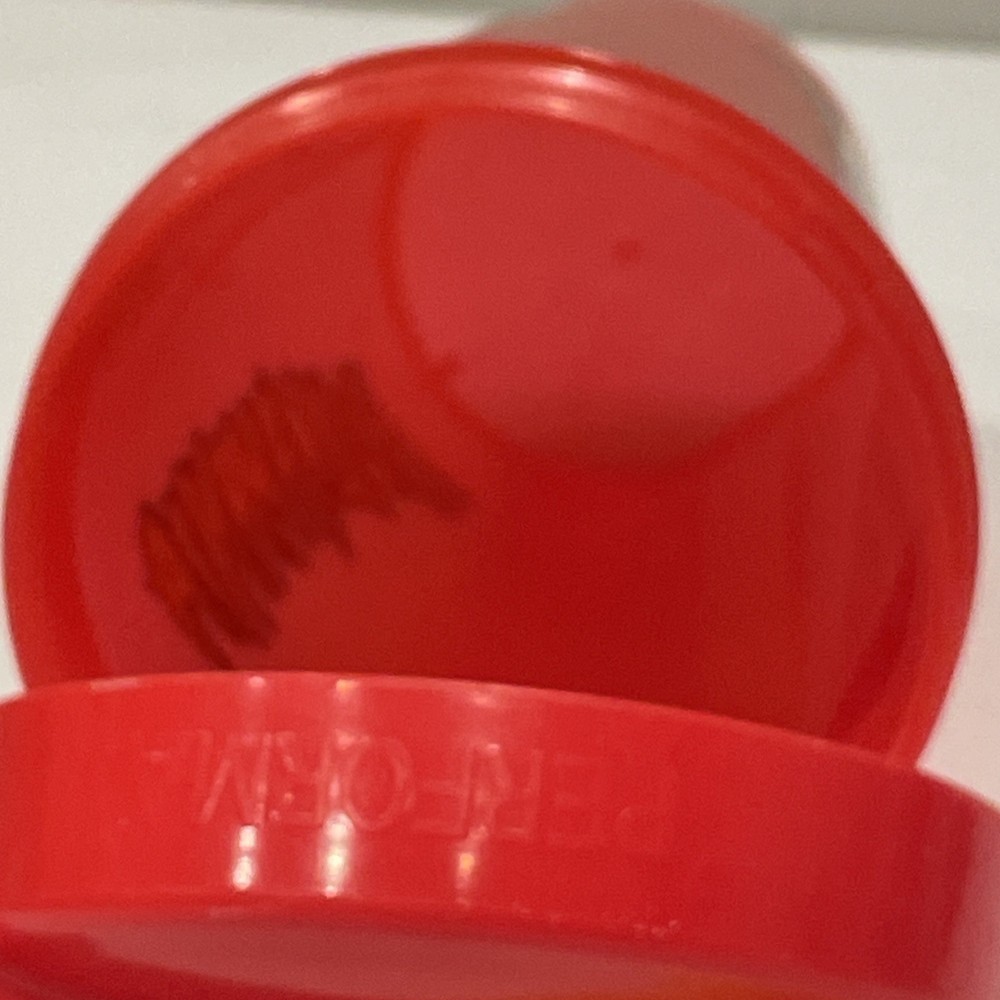 PERFORMA Hulkamania Red Shaker Bottle - 28oz.