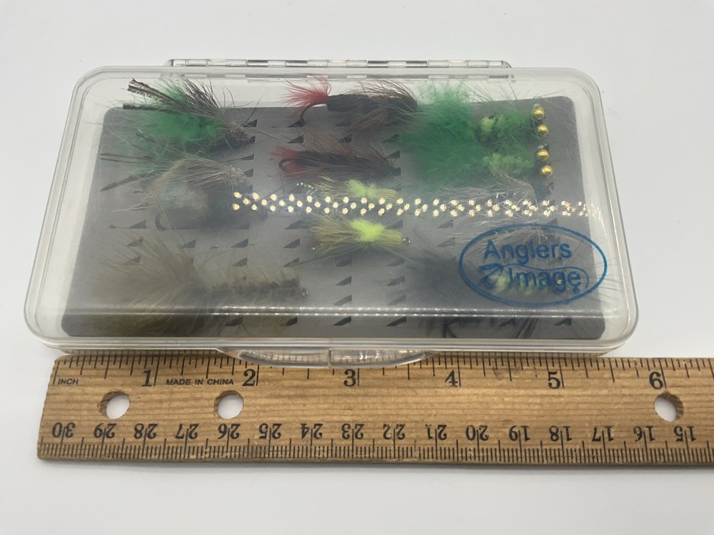 Anglers Image Plastic Fly Box 77 Fly Capacity, Includes 13 Flies Vintage