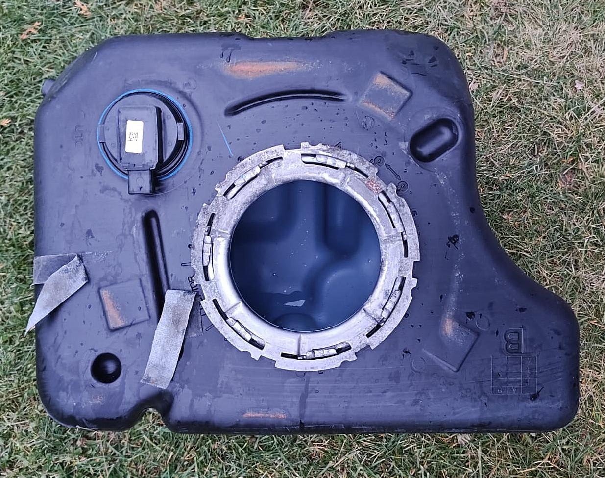 2019-2024 Dodge Ram 2500 3500 OEM DEF Diesel Exhaust Fluid Tank Only 57009090AA