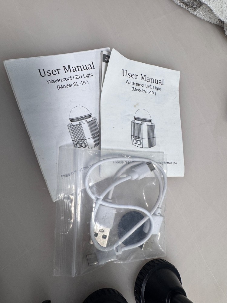 SL-19 Underwater Lights Quantity 2! Includes 3 tripods!