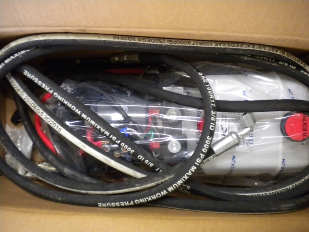 Dump bed hoist kit complete with everything. M35A2 M813 M1078