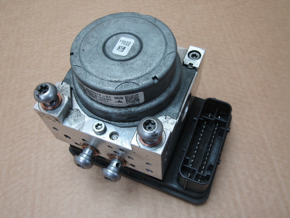 BMW S1000RR 2015 24,926 miles ABS pump control module (15430)