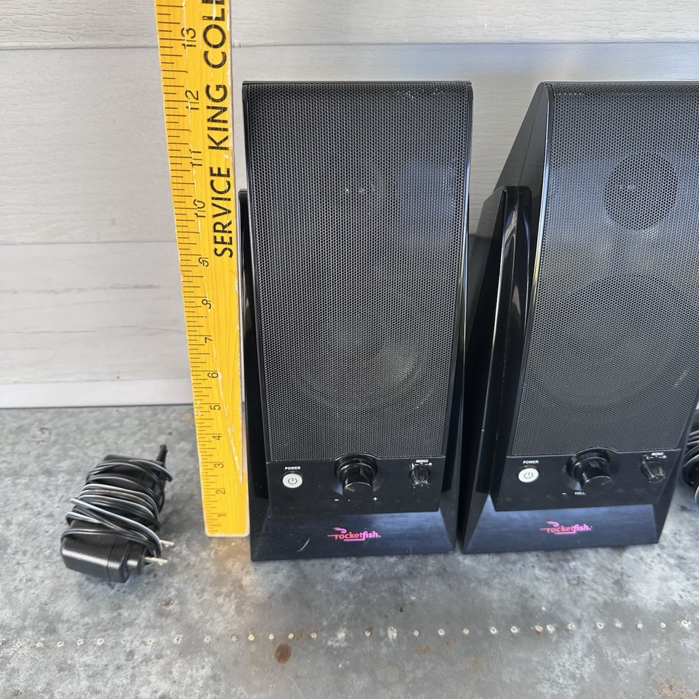2 Rocketfish RF-WS01 Wireless Bookshelf Speakers Only No Transmitter