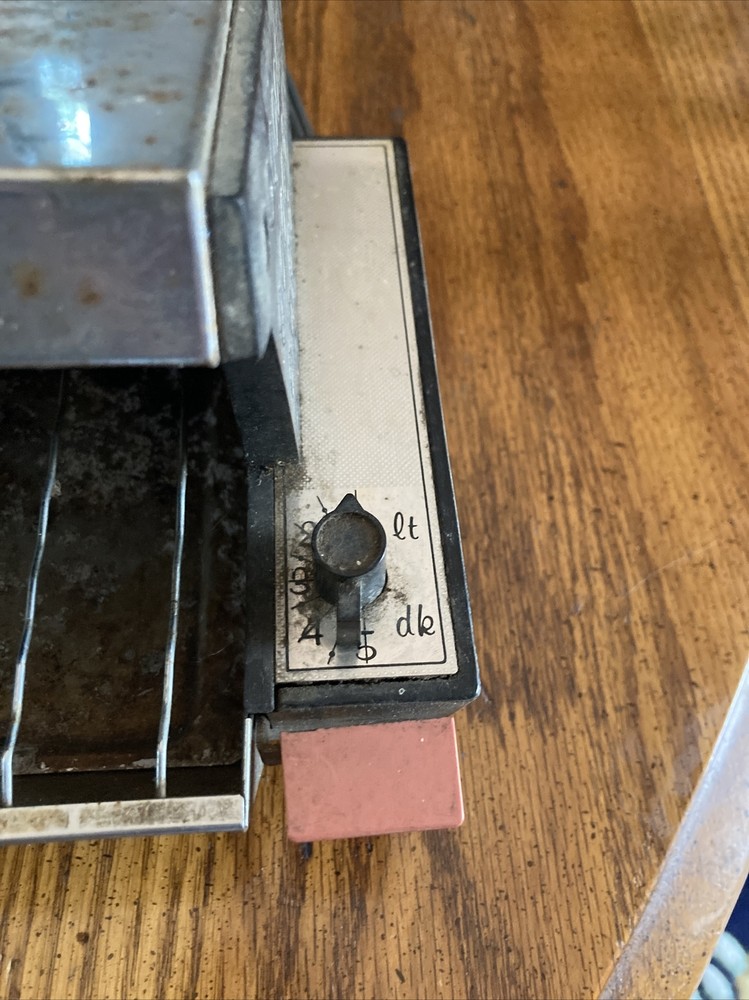 antique General Electric toaster 12x7x4.