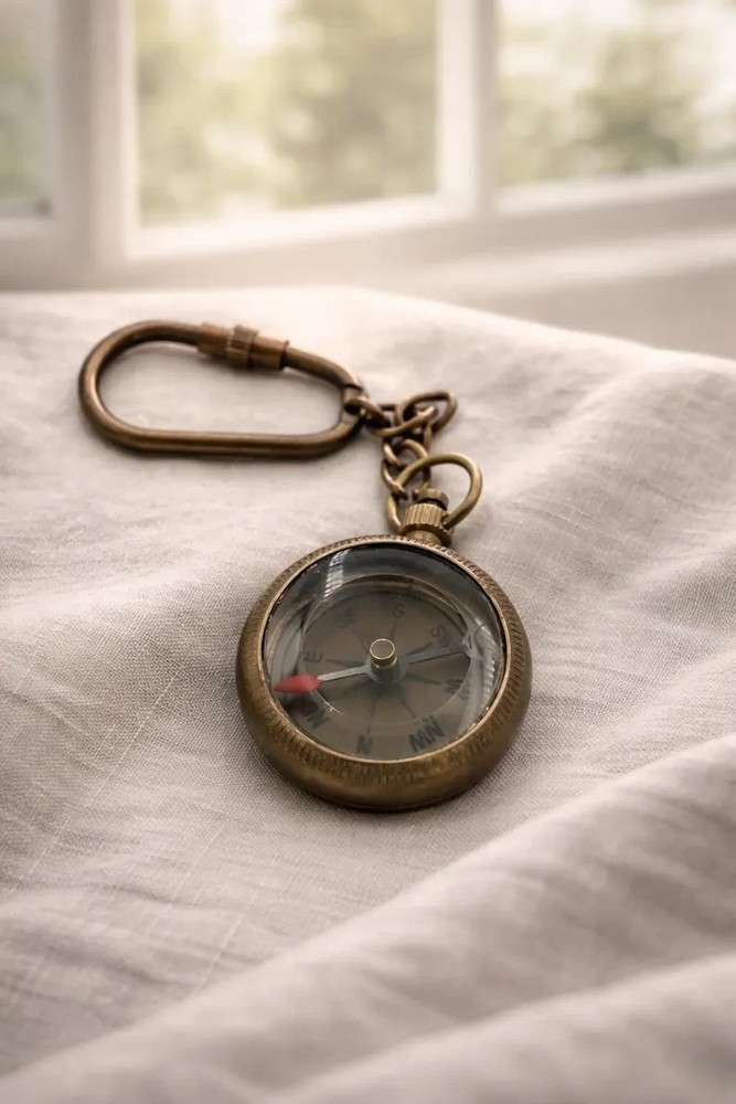 Personalized keychain compass - Custom engraved | keyring, Groomsmen Gift.