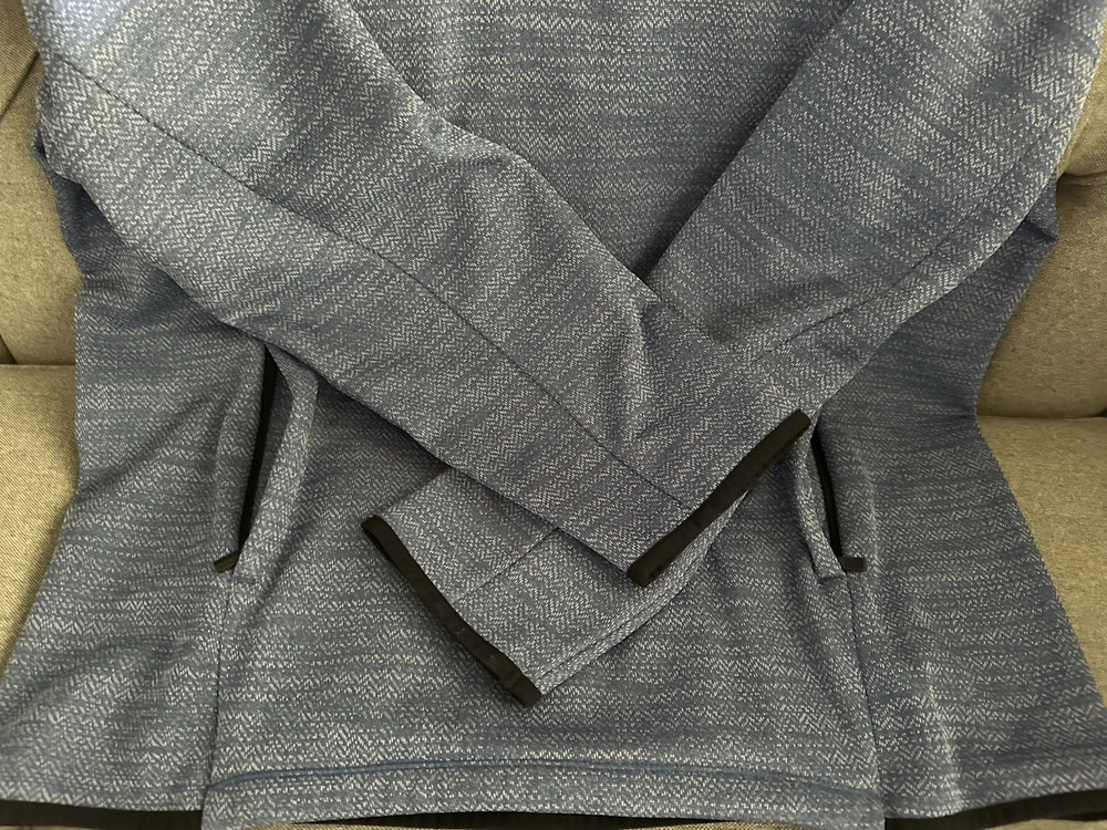 Greg Norman Blue V-Neck Pullover w/Zipper Side Pockets & Fleece Lining.