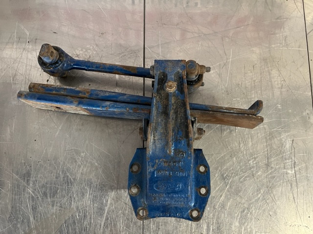 PETERBILT PETERBILT AIR TRAC BRACKET AND SPRING LH