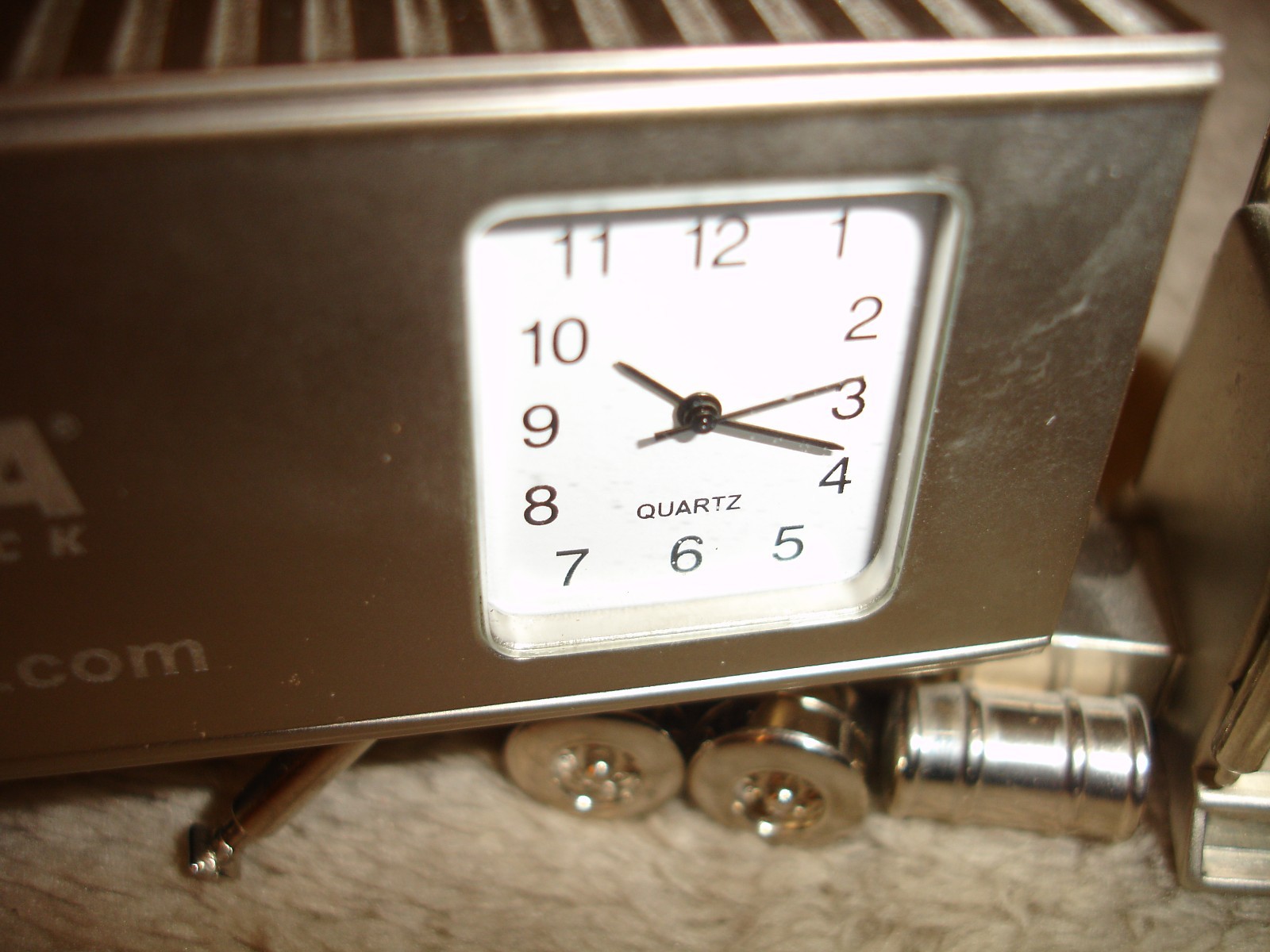 Adesa Little Rock Diecast Semi Truck 18 Wheeler Desk Clock 5.75" Silvertone