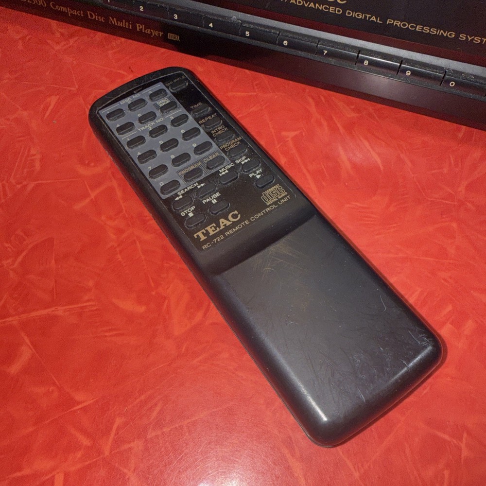 Teac Compact Disc Multi Player 5 Discs Model: PD-D2500 Tested Works Remote 1999