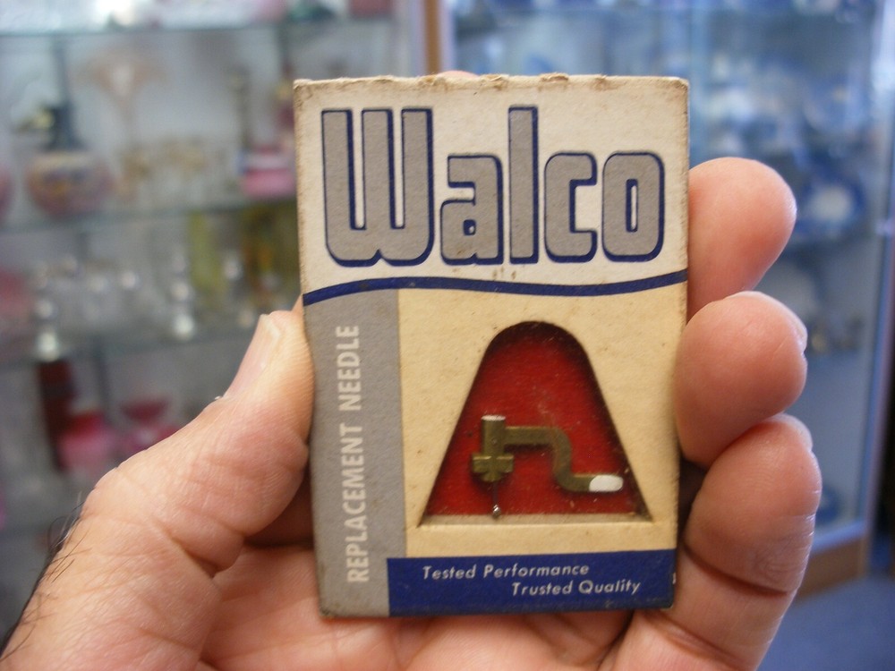Phonograph Gramophone Needle Tin & Packets - Walco Replacement Needle #2035