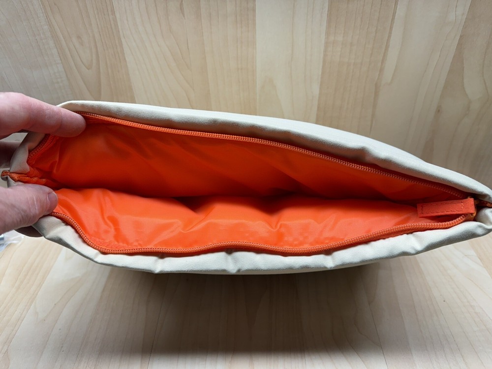 Dr Dennis Gross Puffer Pouch Case GWP