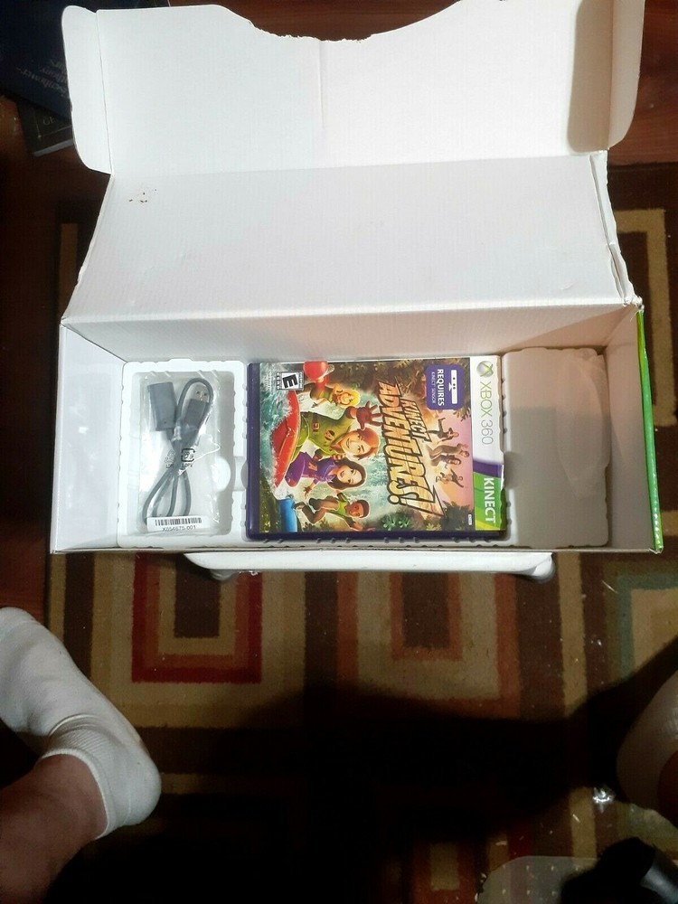 XBOX 360 Kinect Motion Sensor & Camera With Kinect Adventures + Original Box