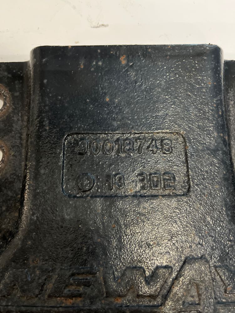 Neway Suspension Bracket (641-12365)