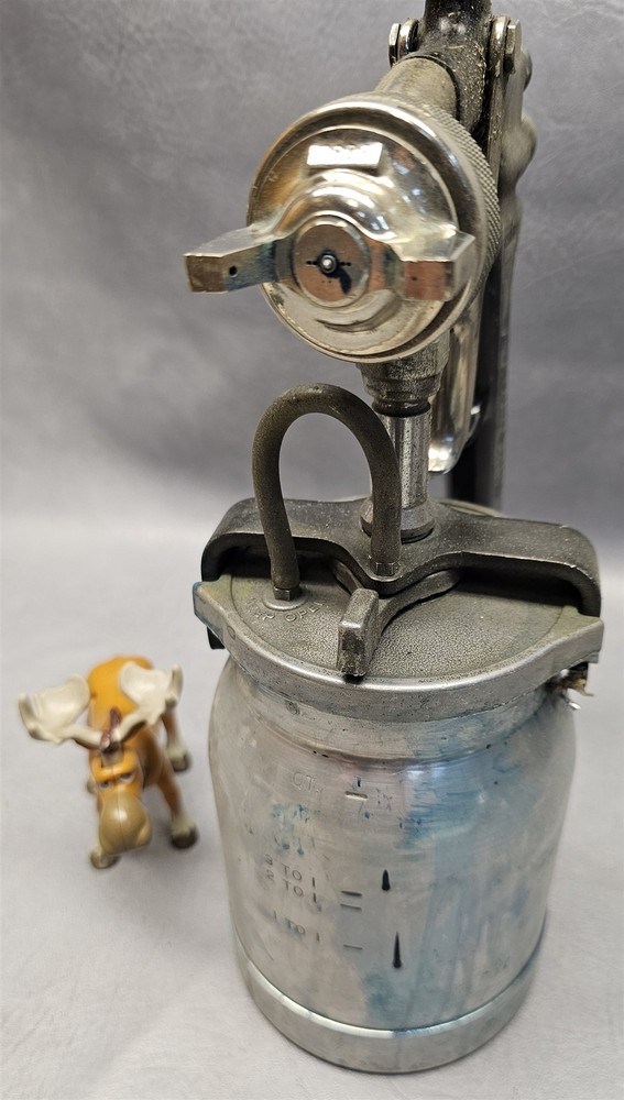Binks Model 7 Spray Gun with Nozzle & Drip Proof Cup