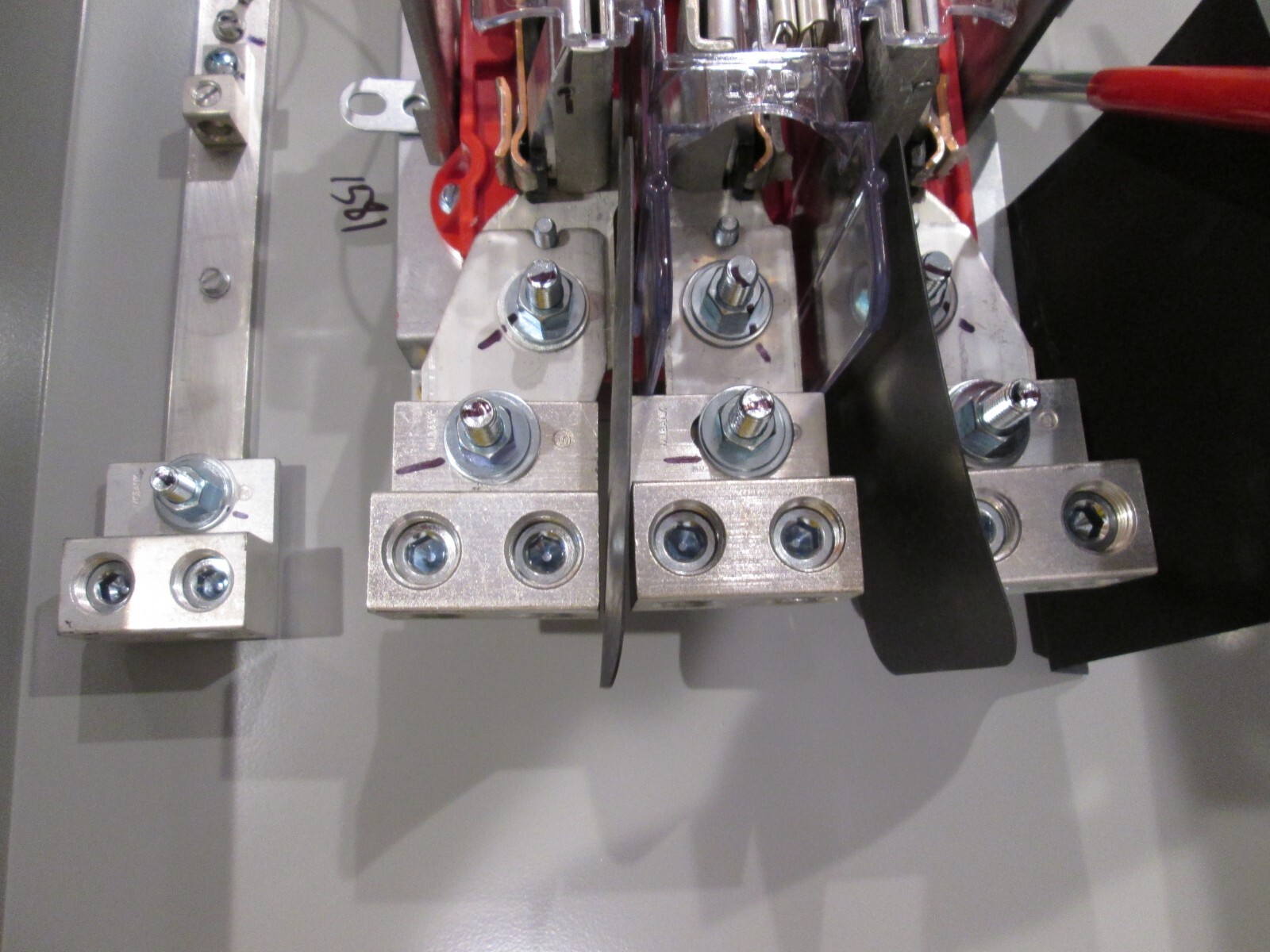 MILBANK - meter socket - 320 amp - 3 Phase - 7T BYPS (U4342-R-K7-K6-BLG-AEPU)