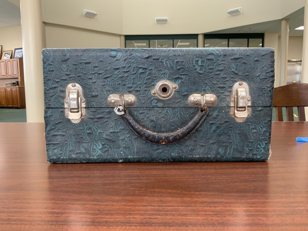 Phonograph suitcase